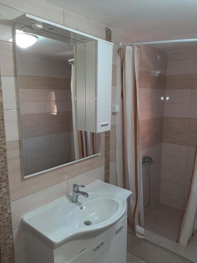 Apartmani Mia Vuksanovic Цетине Номер фото